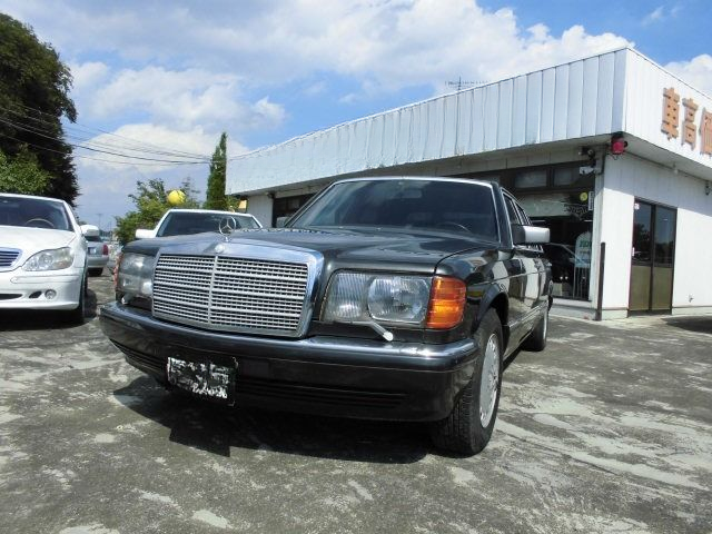 Mercedes Benz S-Class 1990 - Main View