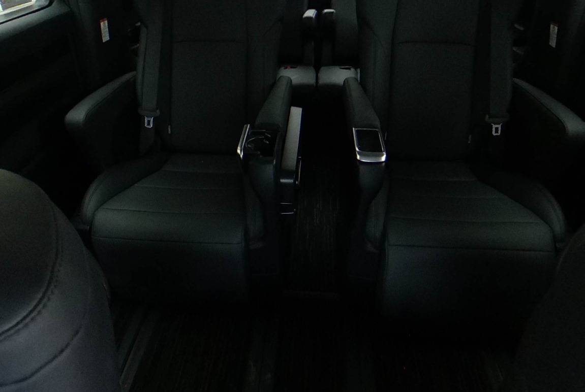 Toyota Alphard  2022 - Thumbnail 5