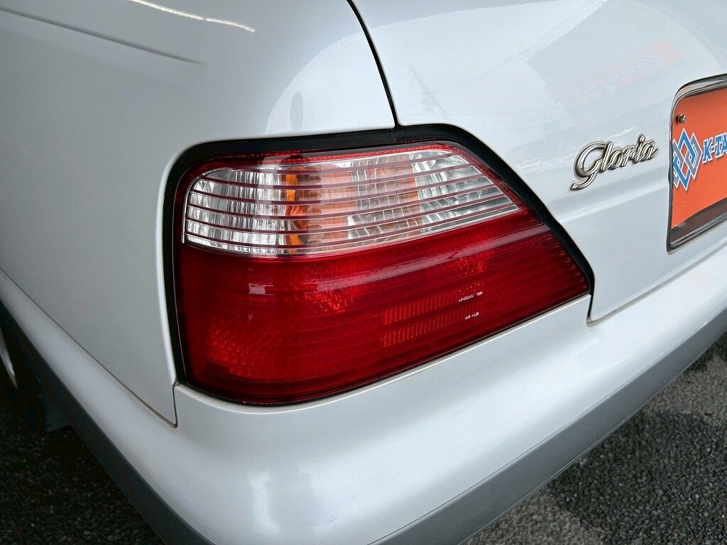 nissan Gloria May 1996 - Thumbnail 10