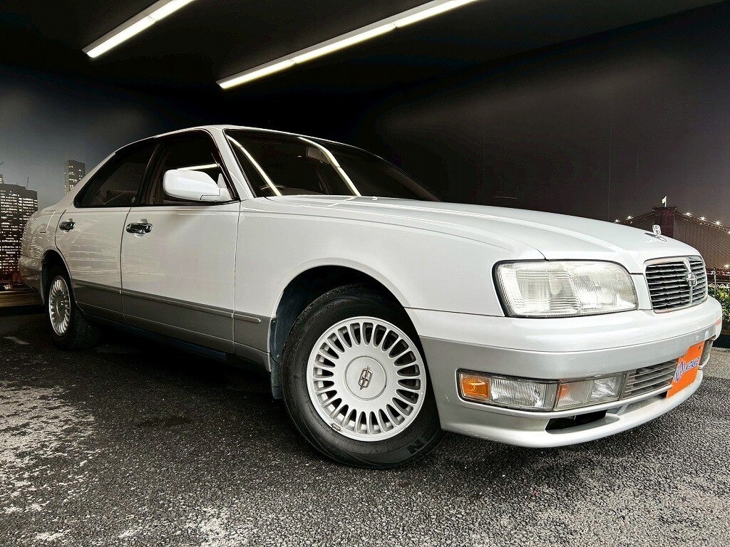 nissan Gloria May 1996 - Thumbnail 2